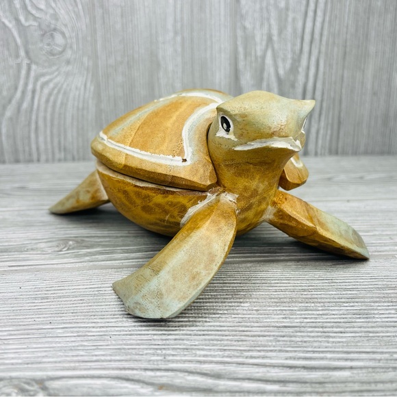 Wooden carved painted turtle trinket box storage box tropical sea turtle - Picture 8 of 15